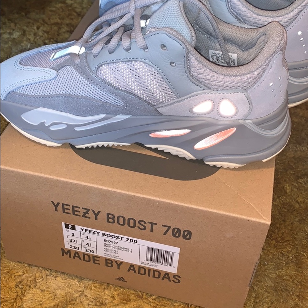 Yeezy boost 700 - Picture 4 of 4